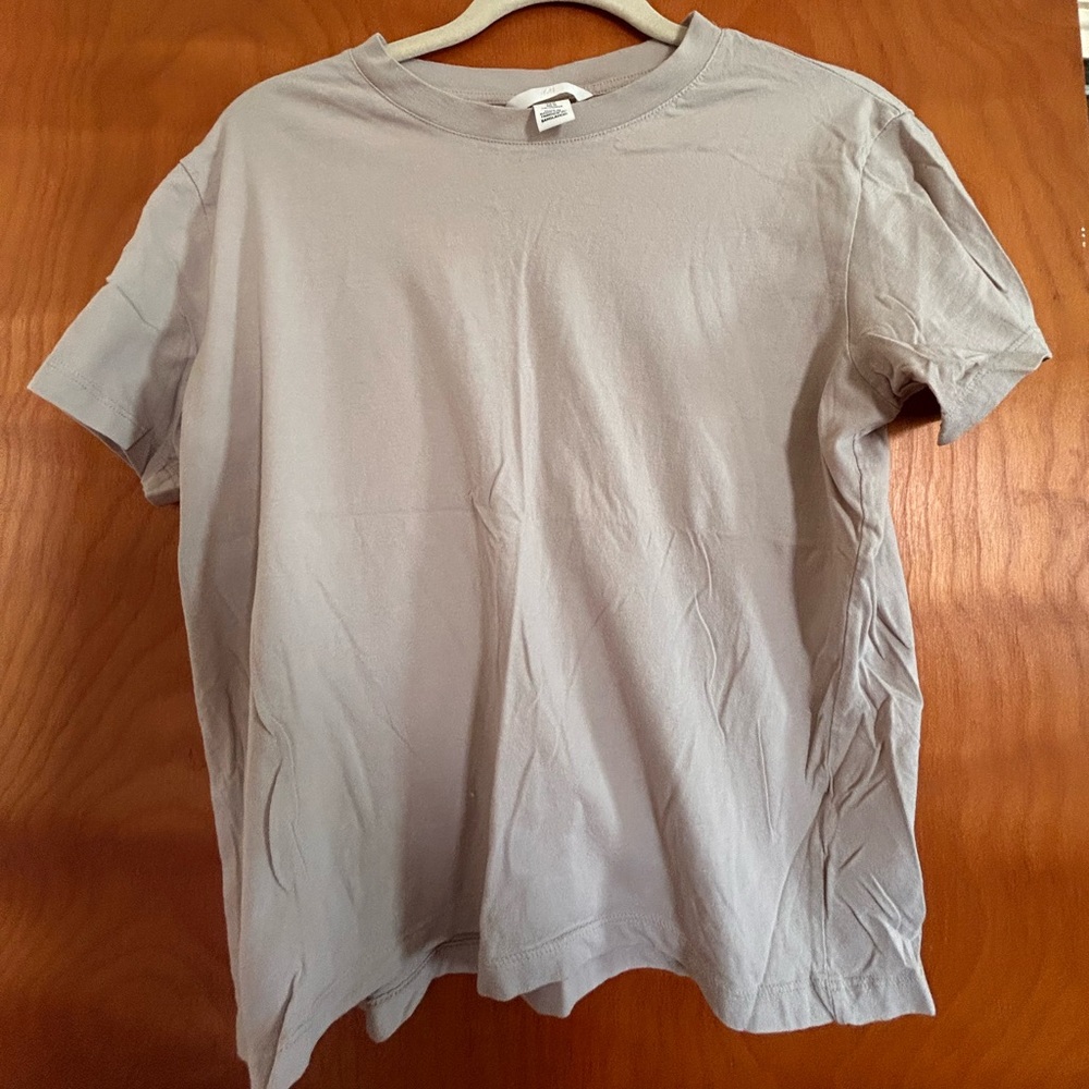 Taupe tshirt